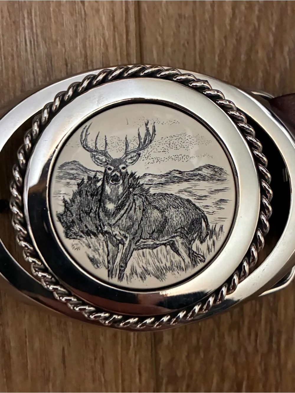 VTG Cabela's Brown Leather Men's Belt with Bull Elk Buckle Medallion size 40